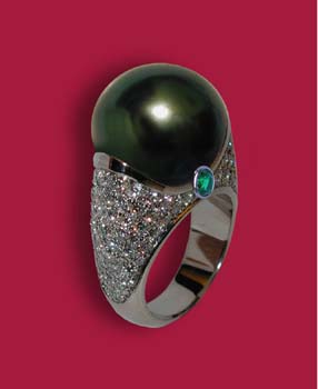 Brillantbandring-mit-Smarag-und-Tahitiperle