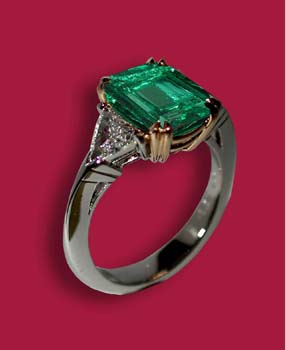 Klassikring-mit-Smaragd-und-2